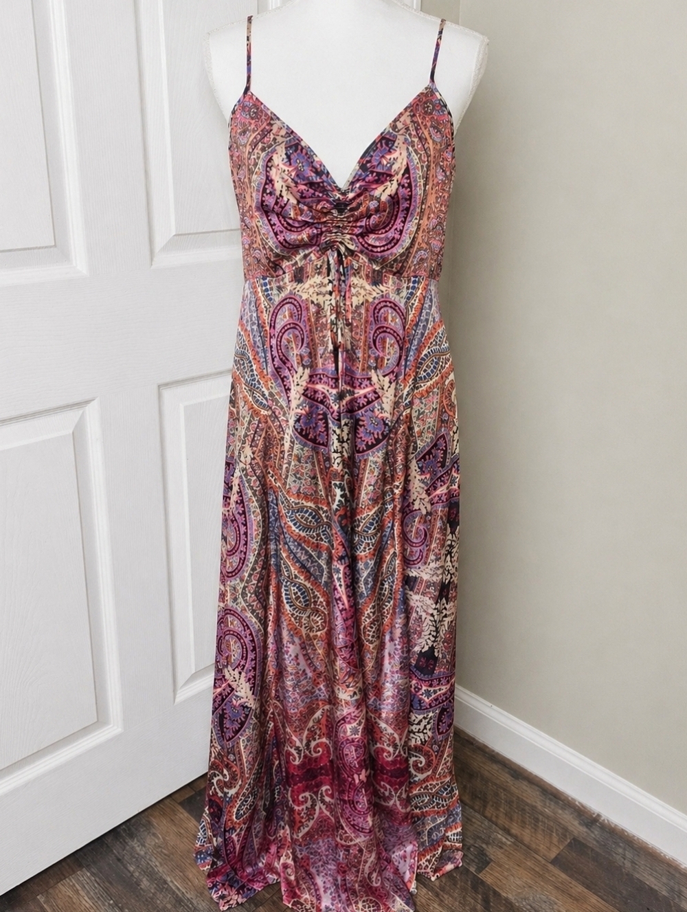 Marciano Poetic Paisley Maxi Dress L Pink Boho Satin Feel V-Neck Resort Vacation